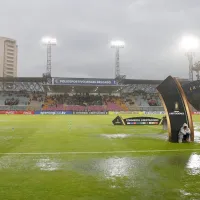 ¡Modifican horario para U. de Chile ante Carabobo! Cancha inundada obliga a aplazar el duelo