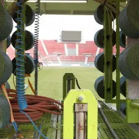 El Estadio Nacional comenzó la transformación de su campo a cancha de pasto híbrido: ¡Una locura!