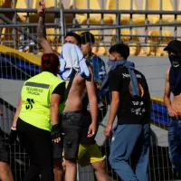 Otra vez violencia: Hinchas de Everton invaden la cancha para increpar a jugadores