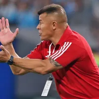 Almirón tira al frente al plantel con un terrible dardo tras el bochorno: “A los que no es da, tienen que…”