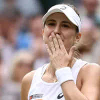 Renunció al tenis por su hija y cayó al fondo del ranking, pero derrotó a una Top 10 y ahora está en semis en Wimbledon