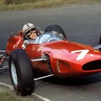 La increíble hazaña del único campeón de F1 y motociclismo