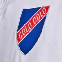 Colo Colo es un mar de preocupaciones: Ahora acusa ingreso al país de miles de logos del escudo antiguo  