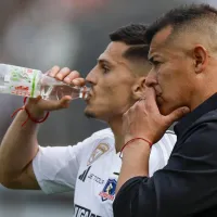 Los hinchas se cansaron de Jorge Almirón y cantan su salida de Colo Colo