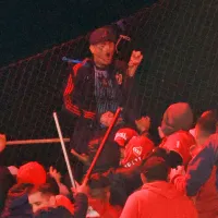 Habla amigo de hincha de la U que cayó al vacío en el estadio