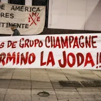 Hinchas protestan en la sede de Independiente contra la directiva y Chile