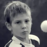 Fue campeón en el tenis, botó su raqueta y desafía a Alexis
