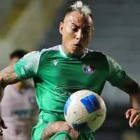 En Audax le prestan ropa a Edu Vargas tras perder penal: "Hizo un..."
