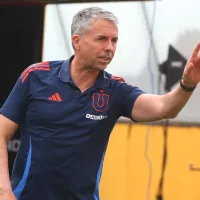 Álvarez se defiende: saca las garras en la U y golpea la mesa por el plantel