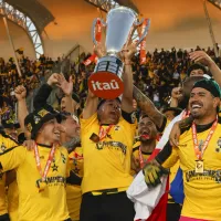 Video, polémica: Coquimbo llevó la copa de campeón a la Plaza de La Serena