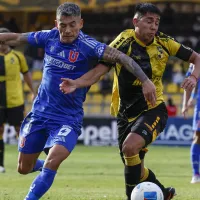 Salvó a la U de Chile del descenso, fracasó en Católica y ahora pelea por ser el mejor jugador del 2025