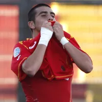 Ex figura de Unión Española se agarra con hinchas de Colo Colo tras descenso: “Les dolió a las z…”