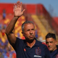 El descontento de la hinchas de U de Chile: cánticos, poleras y banderas