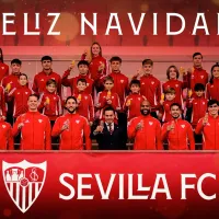 Suazo protagonista del saludo navideño de los capitanes del Sevilla