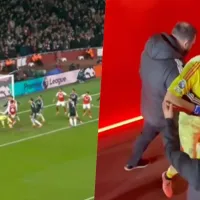 Ridículo: Dibu Martínez se come un gol y pelea con hinchas de Arsenal