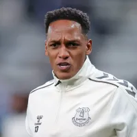 Yerry Mina, ex-Palmeiras, ganha força em gigante brasileiro; zagueiro está de saída do Everton