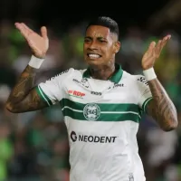 Em alta no futebol brasileiro, Alef Manga, do Coritiba, é pedido em um dos maiores clubes da Série A