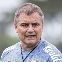 Vazou! Lista com 3 possíveis treinadores do Santos é vazada