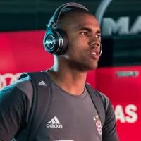 Contrato até 2025: Douglas Costa abre negociações com novo clube