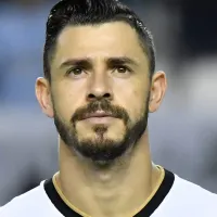 Opinião: Giuliano, ex-Corinthians, pode ser o principal reforço do Santos para a Série B