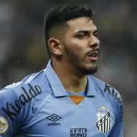 Dois nomes na lista: Santos não para no mercado e busca goleiro para concorrer à vaga de titular com João Paulo