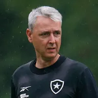 Tiago Nunes revela dezenas de laterais oferecidos ao Botafogo e manda recado à torcida