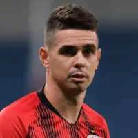 Ex-sonho do Flamengo, Oscar aceita grande redução salarial e pode reforçar clube brasileiro