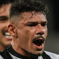 Rival do Botafogo surpreende e pode avançar pela contratação de Tiquinho Soares