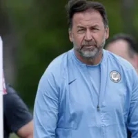Presidente do Corinthians marca viagem para vender jogador