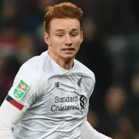 Na mira do Ajax, Liverpool define valor para liberar o zagueiro Van Den Berg