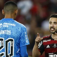 Santos, ex Flamengo, é mais um alvo do Corinthians para o gol; lista tem 4 nomes