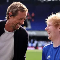 Cole e Crouch destacam forma impecável de recordista de gols em estreias da Premier League