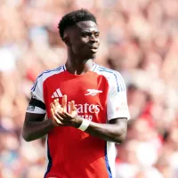 Bukayo Saka, do Arsenal, fica na bronca com árbitro