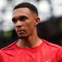 Alexander-Arnold no Liverpool: Scholes questiona se Slot aprova jogador