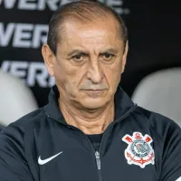 Torcida do Corinthians reprova volta de Fábio Carille