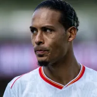 Van Dijk conta informação urgente sobre seu futuro no Liverpool