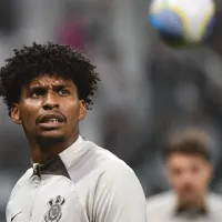 Hugo Souza comete falha pelo Corinthians e Fanáticos repercutem