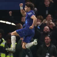 Chelsea e Arsenal empatam com gol salvador de Pedro Neto