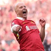 Liverpool, de Arne Slot, é o gigante europeu que melhor analisa o mercado da bola