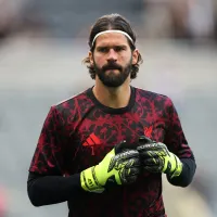 Lesão de Alisson tem diagnóstico e goleiro só voltará ao Liverpool depois da Data Fifa de novembro