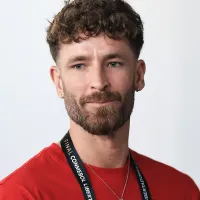 Sevilla só assinará com Léo Pereira se pagar R$ 382 milhões