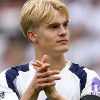 Tottenham descarta vender Bergvall mesmo com interesse do Liverpool