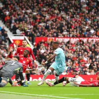 Manchester United encara o Burnley pela Premier League ainda sem técnico