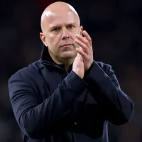 Liverpool fecha com três jovens reforços para a defesa