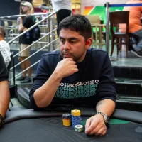 Jorge Osuna lidera 46 classificados no Dia 1B do Main Event do LAPT Panamá