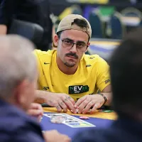 Em bad beat com JJ, Iago Savino cai em quarto no Main Event-High do SCOOP