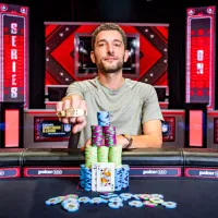 Daniel Sepiol reverte enorme desvantagem no HU e crava Evento #23 da WSOP