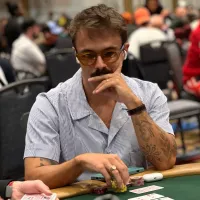 Atual campeão, Yuri Martins vai ao Dia 2 do Evento #35 da WSOP