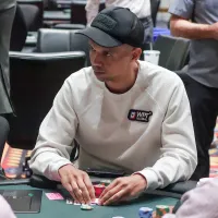 Phil Ivey muda voo em busca de 11º bracelete da WSOP; Mercier quer o hepta