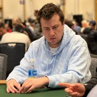 Gabriel Schroeder vai ao Dia 2 do Evento #41 da WSOP na segunda colocação